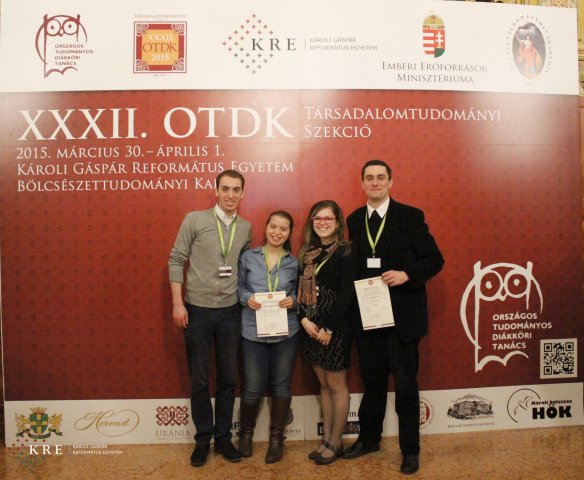 OTDK fal előtt készült képek